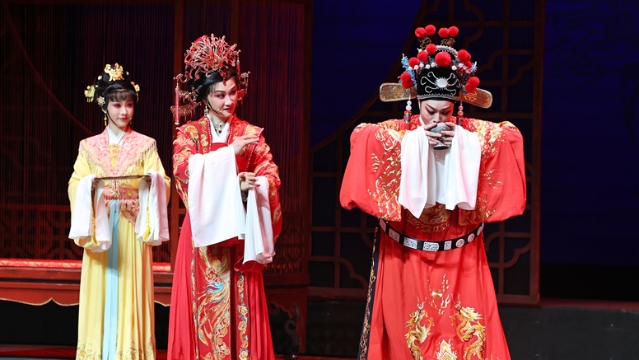 紹興市越劇團(tuán)演繹《女駙馬》愛(ài)情悲歡離合